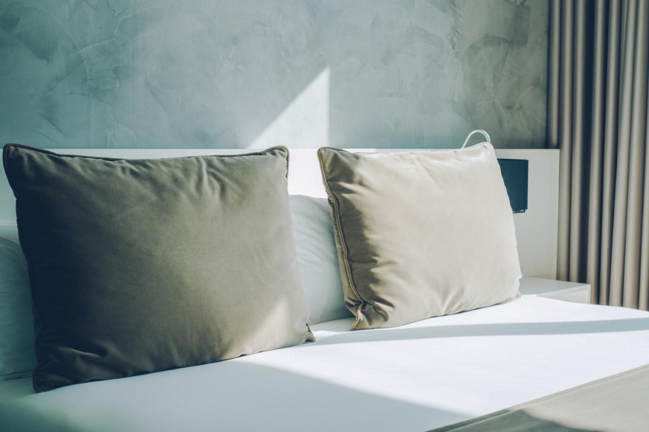 이베로스타 셀렉션 리스보아 리스본 외부 사진 Pillows on a bed