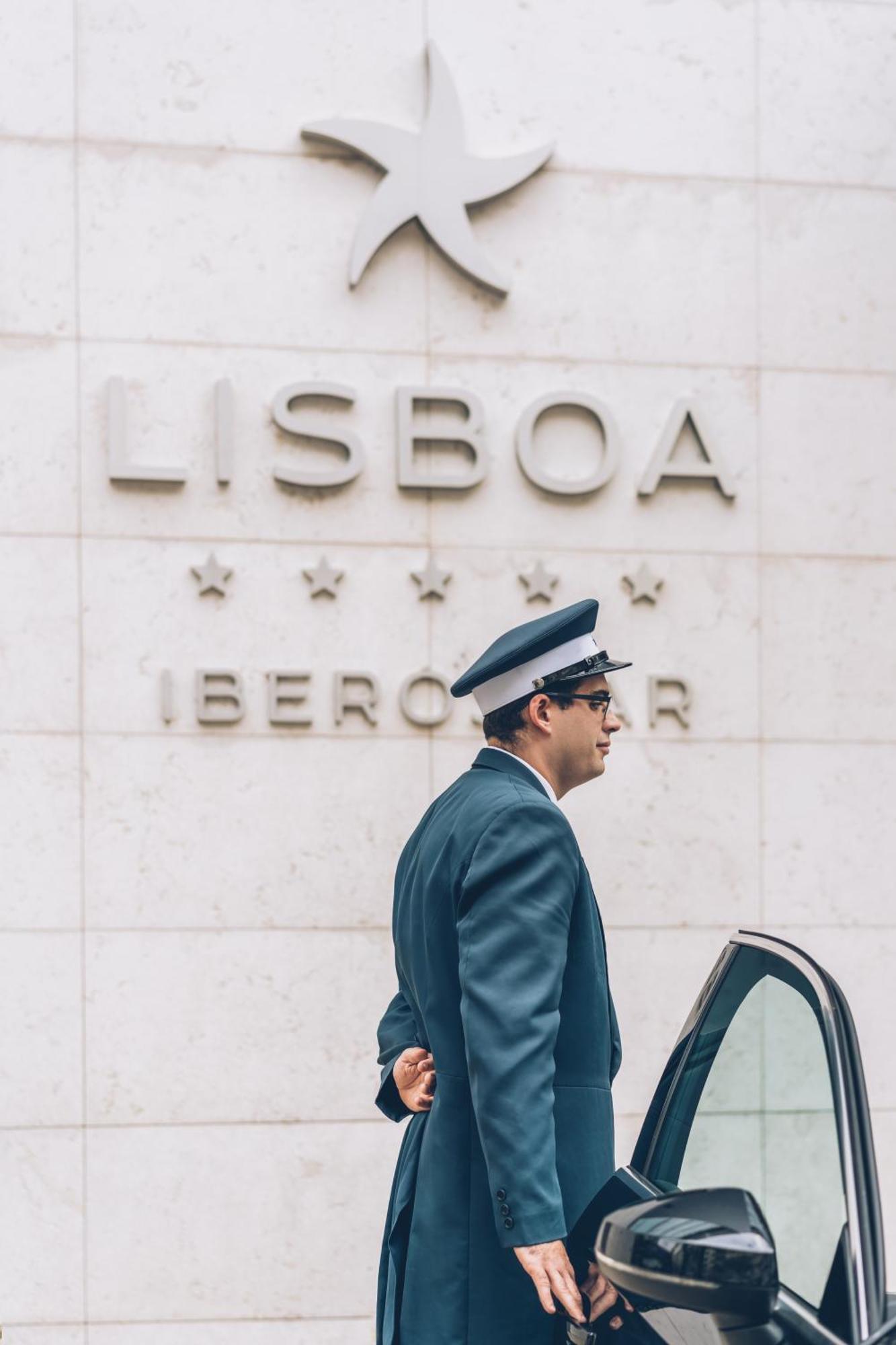 이베로스타 셀렉션 리스보아 리스본 외부 사진 Concierge at the entrance of the hotel