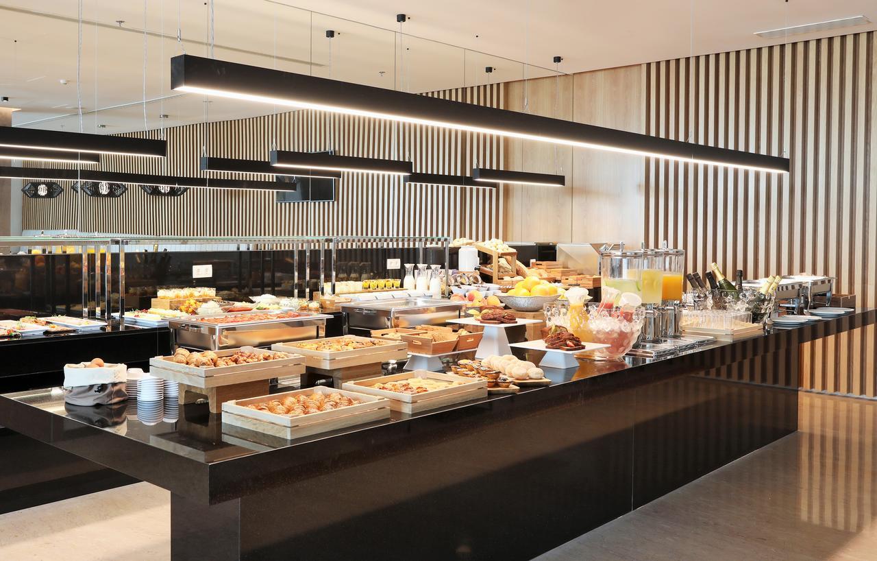 이베로스타 셀렉션 리스보아 리스본 외부 사진 A buffet at a hotel