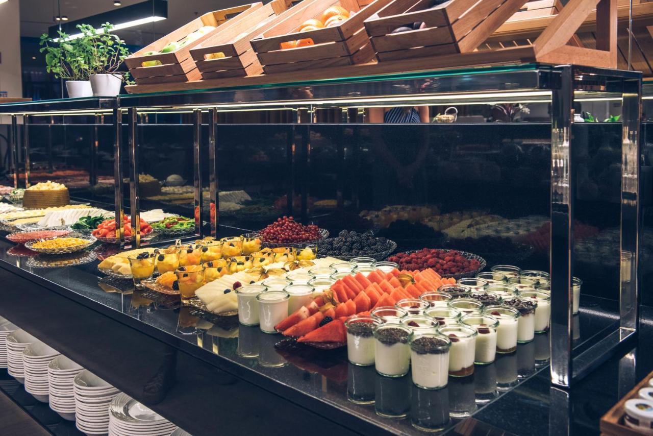 이베로스타 셀렉션 리스보아 리스본 외부 사진 A display case with food